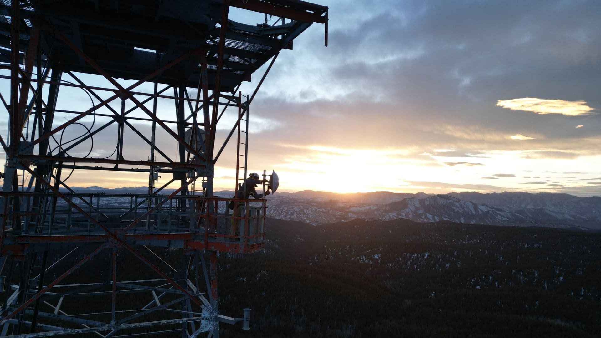 Aerux tower technician